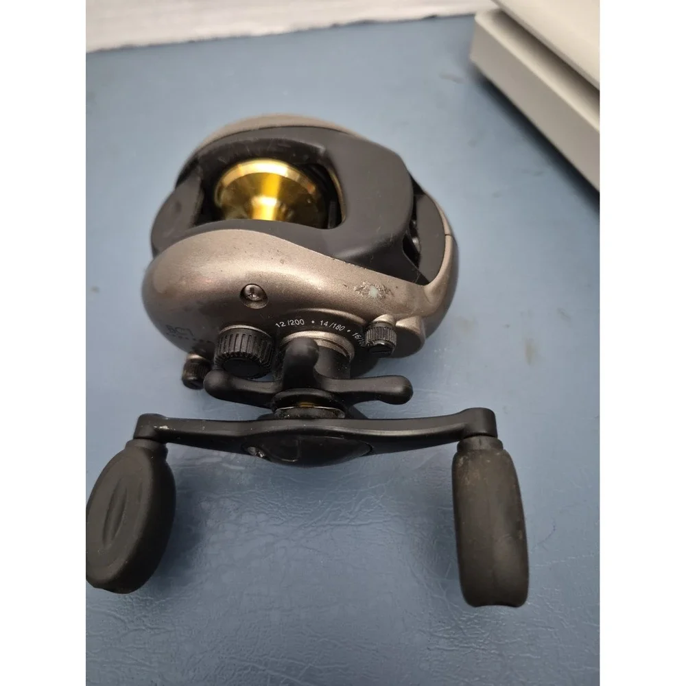 BASS BC1 BAITCAST REEL